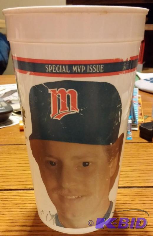 1-Plastiic Collectors Cup-1987 World Series M...