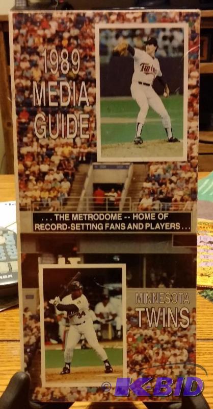 1989 Minnesota Twins Media Guide...