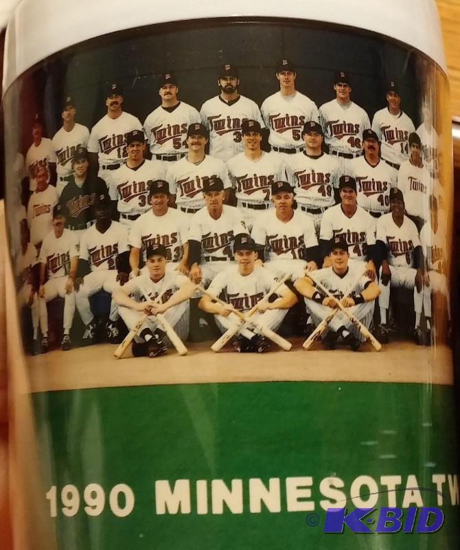 1990 Minnesota Twins team mug...