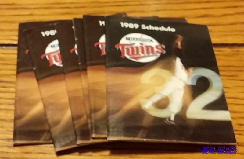 6 1989 Minnesota Twins Hand Schedule-...
