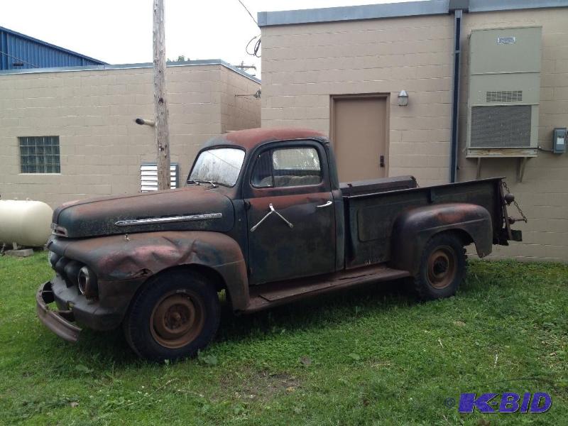 lot 3 image: 1951 Ford F3 Truck HD 34 Ton Barn Find