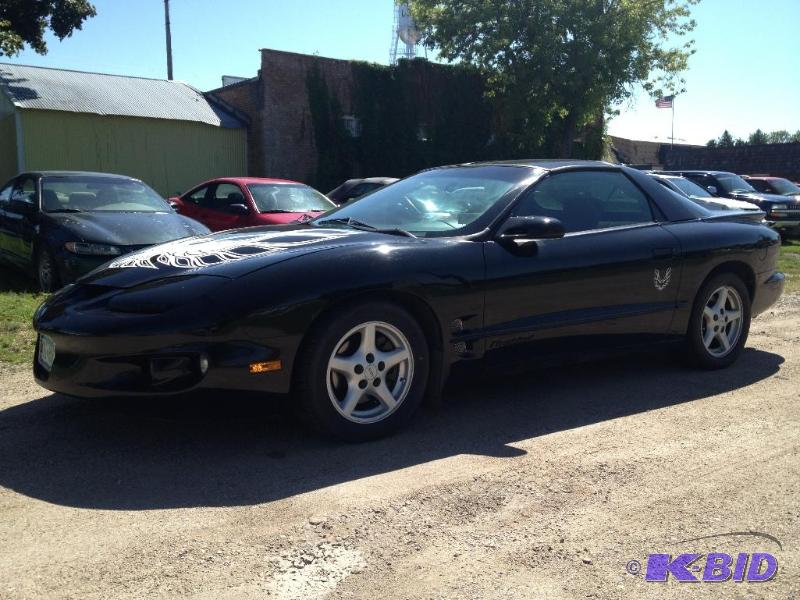 lot 4 image: 1998 Pontiac Firebird, T Top