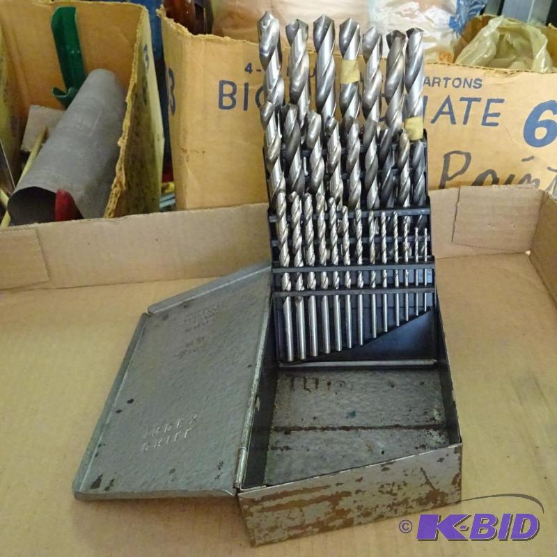 lot 104 image: Drill bit set...