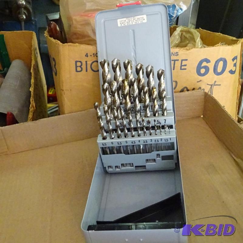 lot 110 image: Drill bit set...