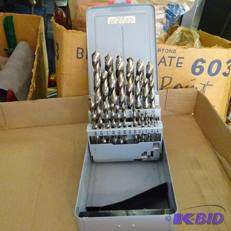 lot 111 image: Drill bit set...