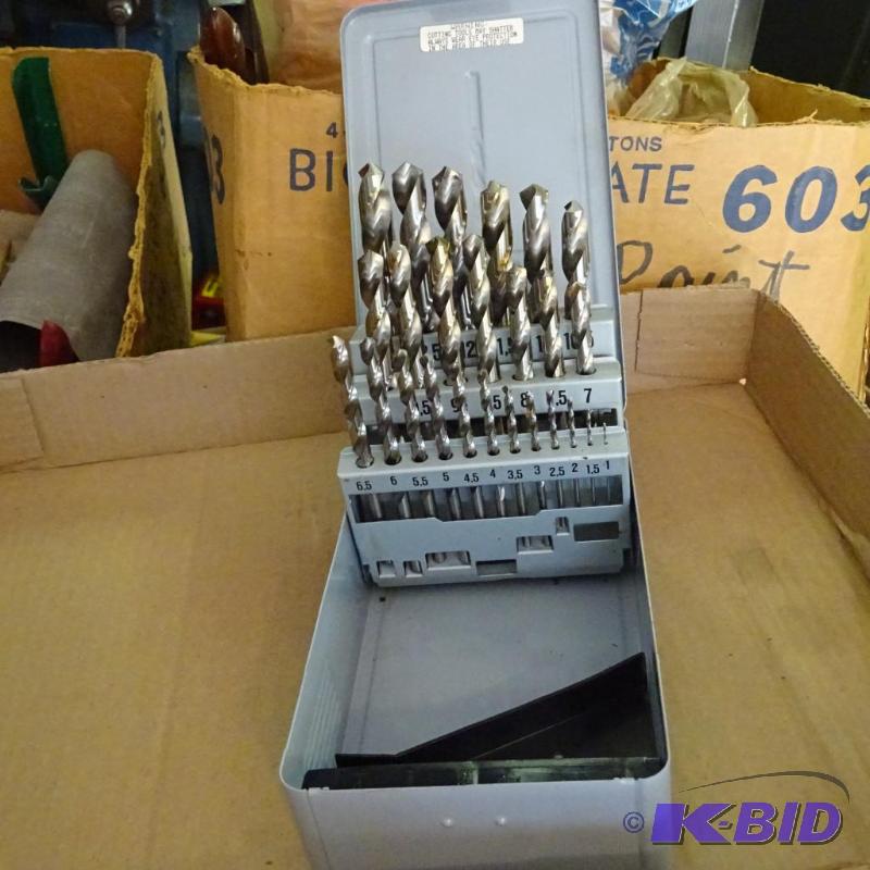 lot 114 image: Drill bit set...