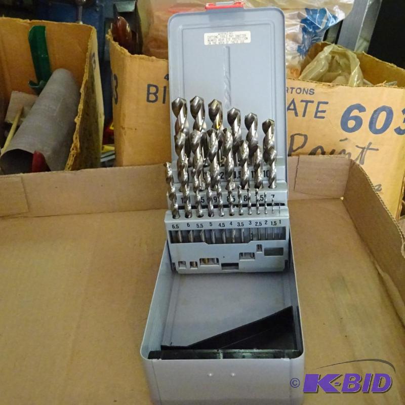 lot 118 image: Drill bit set...