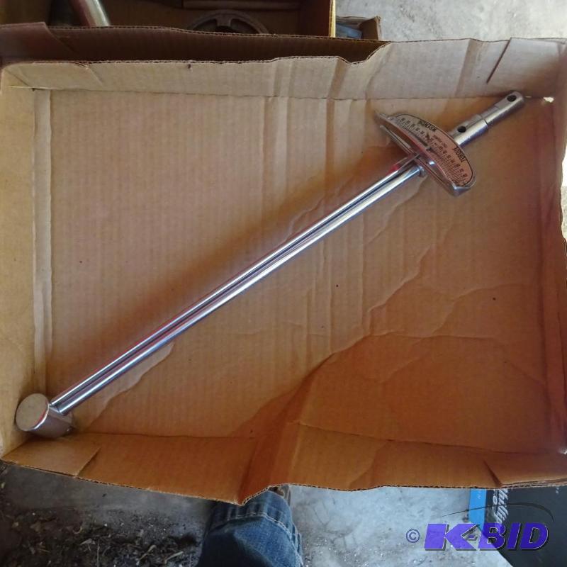 lot 14 image: torque wrench...