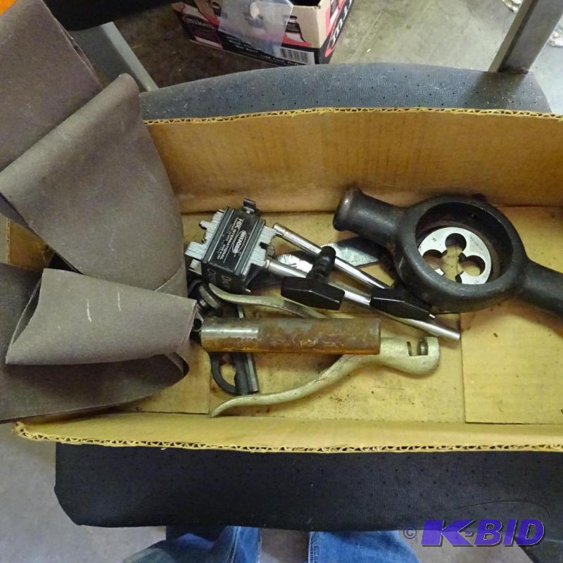 lot 160 image: Dial indicator stand, parker metric hose meas...