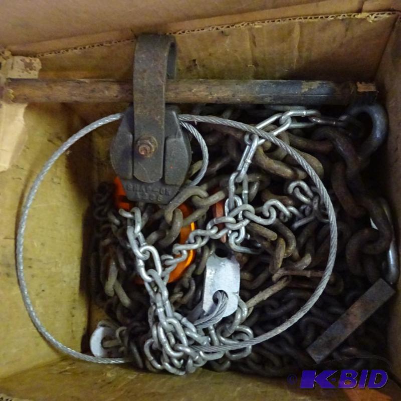 lot 173 image: misc lifting chains...
