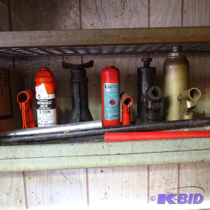 lot 192 image: 4 small bottle jacks...