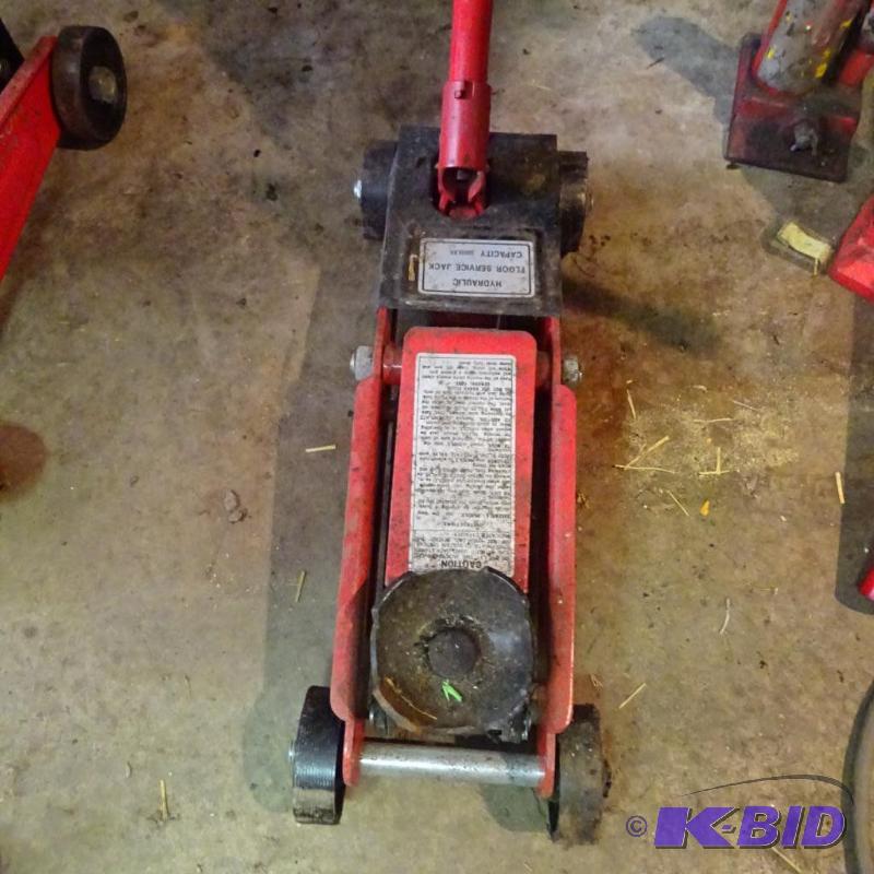 lot 194 image: 3000 lb trolley jack...