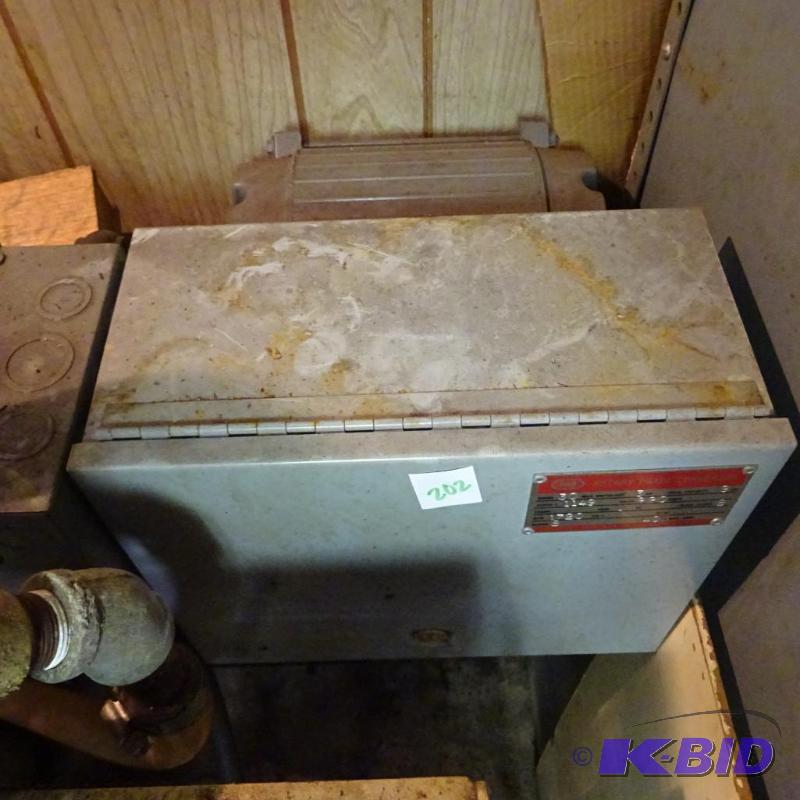 lot 202 image: Rotary phase converter. Model 30. 9 HP 1720 R...
