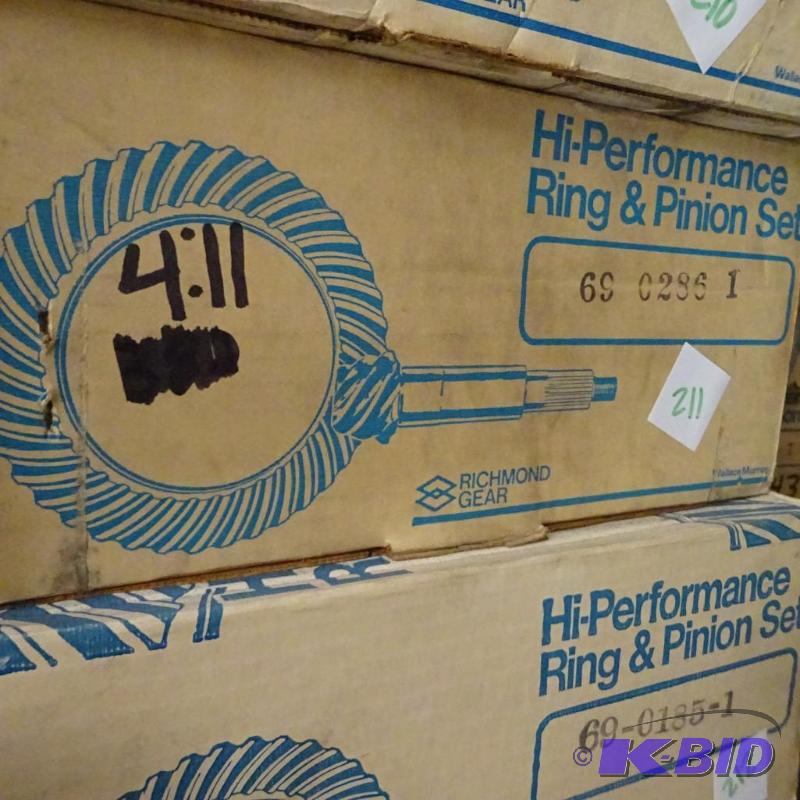 lot 211 image: Ring and pinion set 4.11...