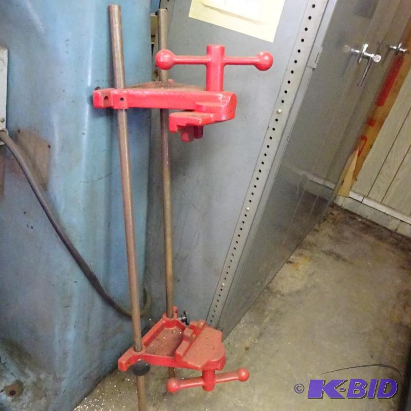 lot 250 image: Coil spring compressor...