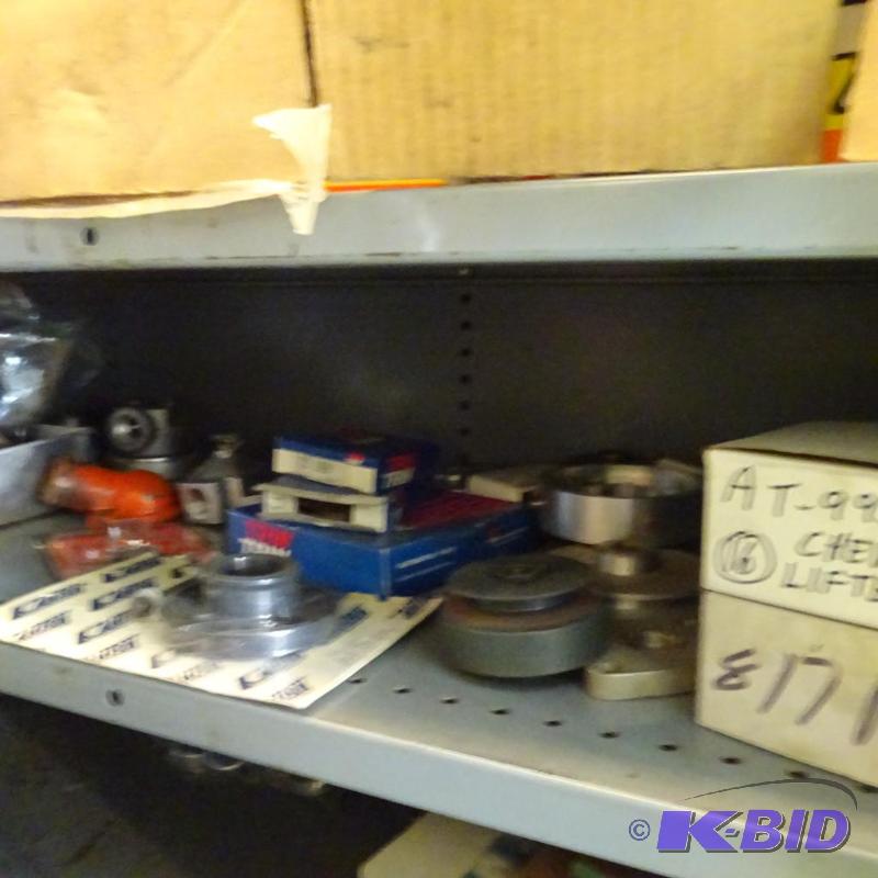 lot 252 image: Misc engine parts...