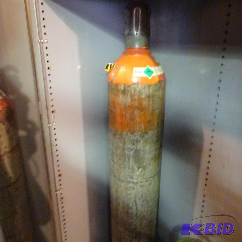 lot 293 image: large nitrogen tank...