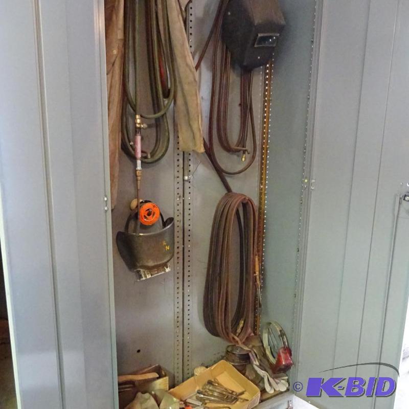 lot 301 image: oxygen acetylene hose and regulators with ext...