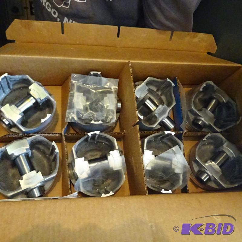 lot 322 image: 8 new pistons TRWL2311F-30...