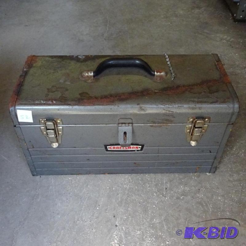 lot 52 image: Craftsman toolbox...