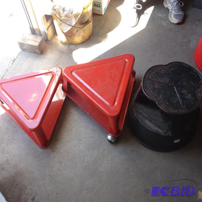 lot 60 image: 2 stools on wheels...