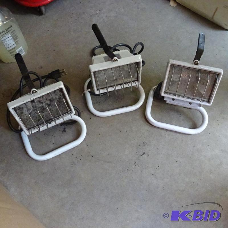 lot 70 image: 3 halogen lights...
