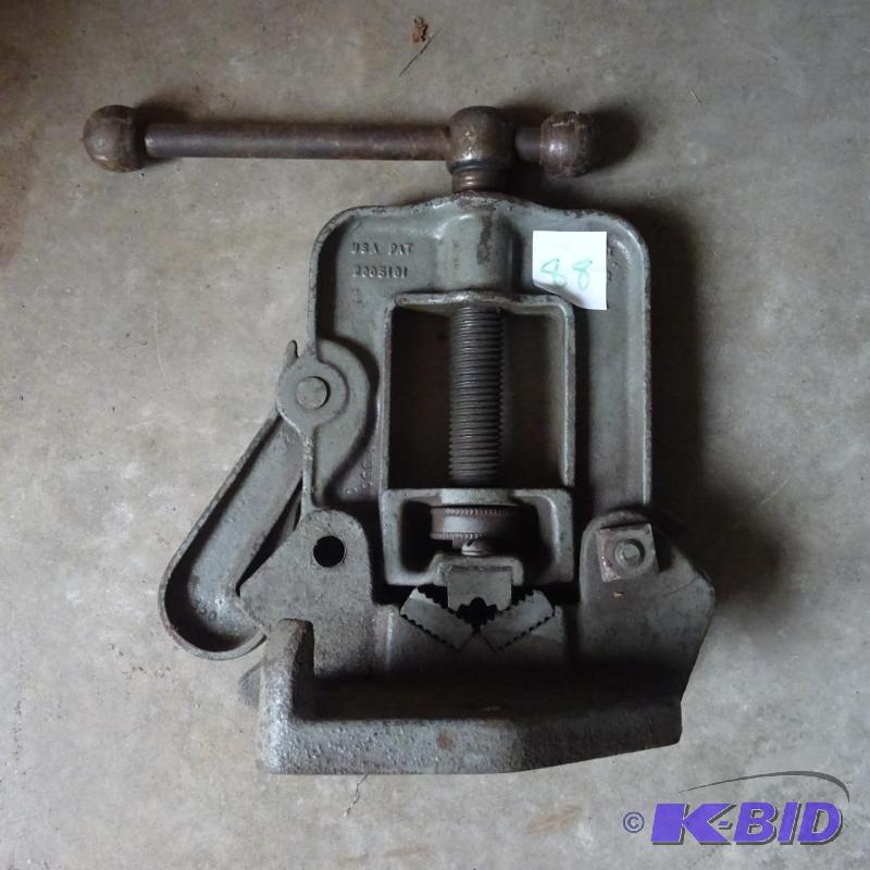 lot 88 image: bench mount pipe vise...