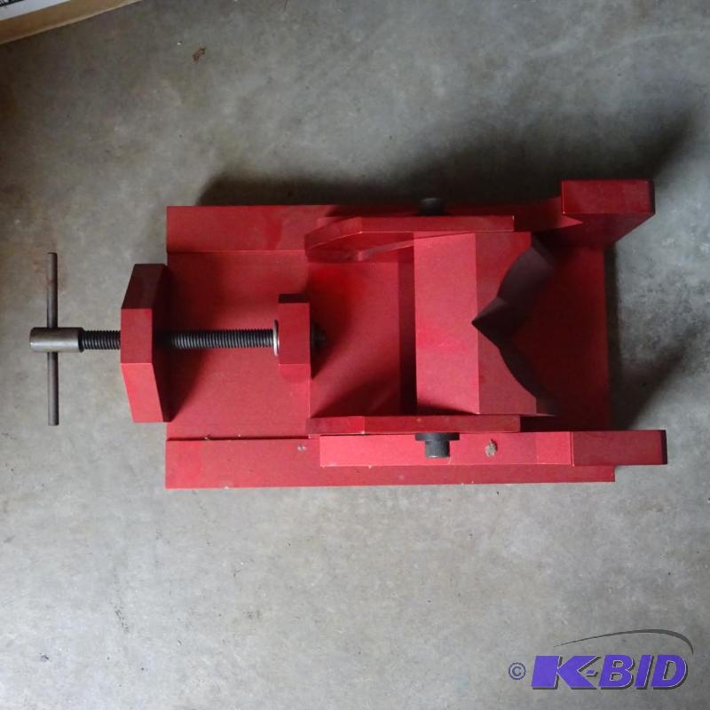 lot 89 image: Aluminum piston vise...