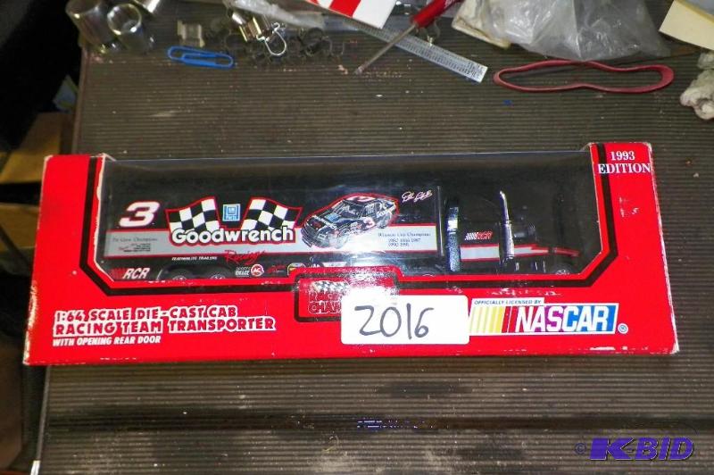 lot 2016 image: Snap-on 1993 Edition Transporter