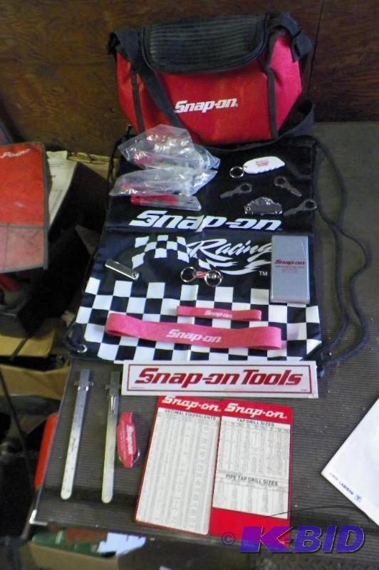 lot 2024 image: Snap-on Advertising Lot In Snap-on Racing Bag Includes Snap-on Cooler