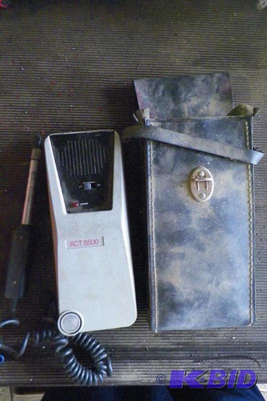 lot 2034 image: Snap-on Tools Air Conditioning Leak Detector ATC5500 wCase