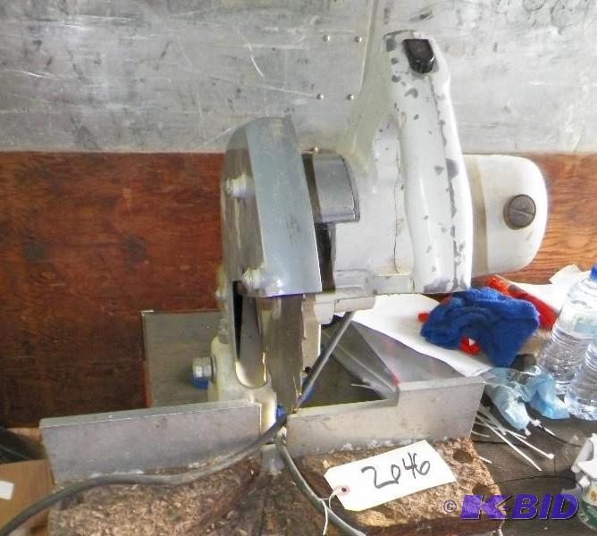 lot 2046 image: Rockwell Motorized Miter Box 8 14 Blade Serial No. MA 6558 Model No. 34-010 Tested & Works