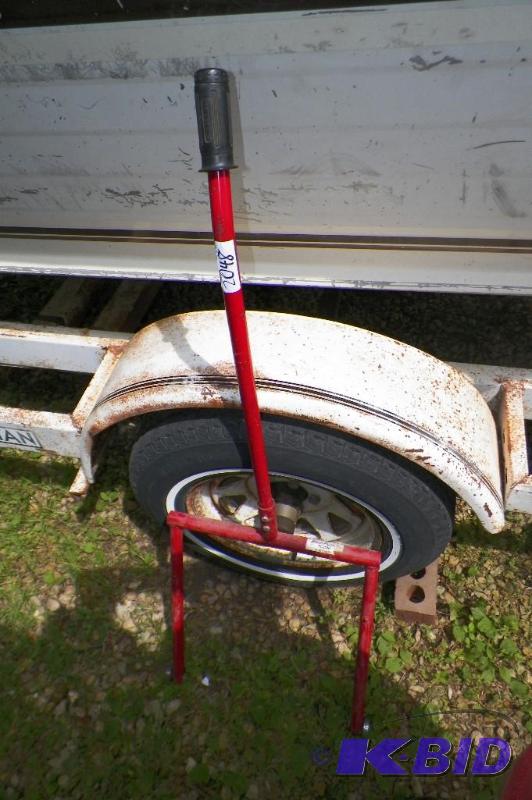 lot 2048 image: Blue-Point TC100 Tire Caddy