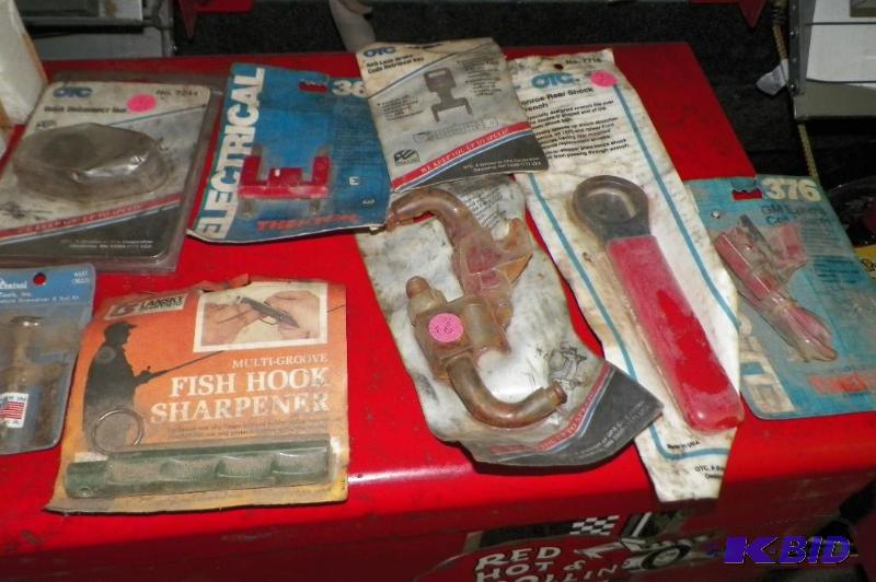 lot 2064 image: Misc. Parts