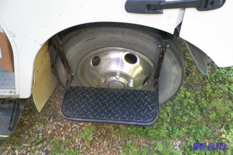 lot 2071 image: Tire Step