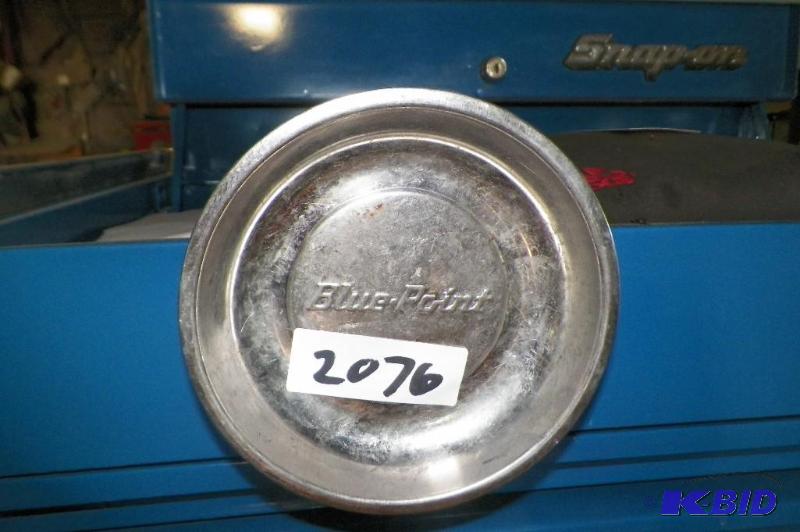 lot 2076 image: Blue-Point 6 Magnetic Bowl