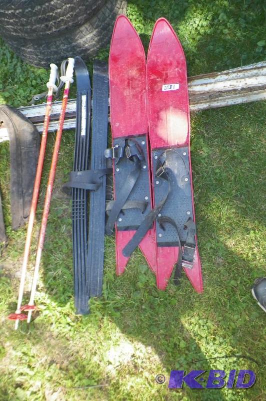 lot 2081 image: 2 Pair of Skis for parts & Poles