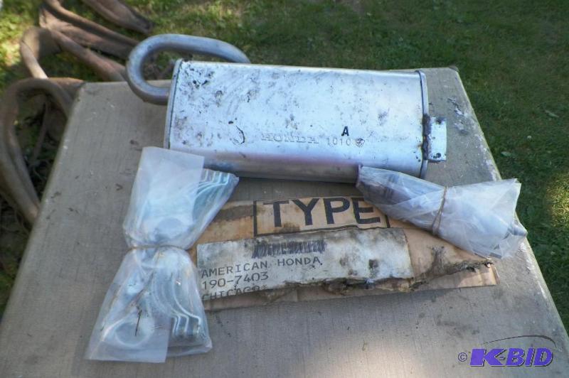 lot 2086 image: American Honda Muffler New Never Used