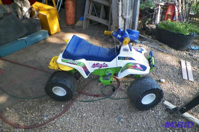 lot 2103 image: Ninja Power Wheel - Does not have battery