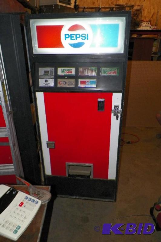 lot 1 image: Pepsi Can & Glass Bottle Pop Machine