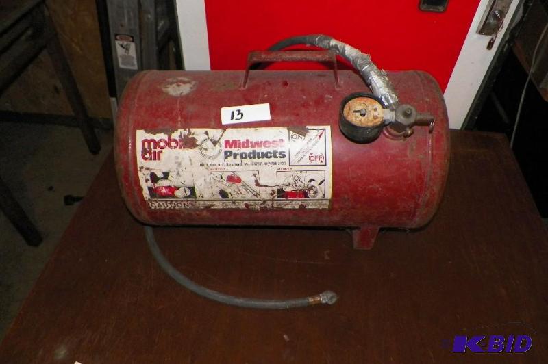 lot 13 image: Midwest Products Mobile Air Tank
