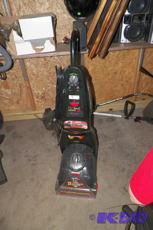 lot 18 image: Bissell Pro Heat Select Pet 2X Vacuum Works But Needs A Belt