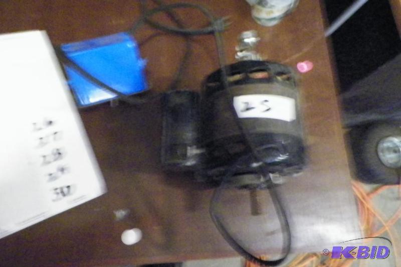 lot 25 image: Electric Motor wOn Off Switch Tested & Works