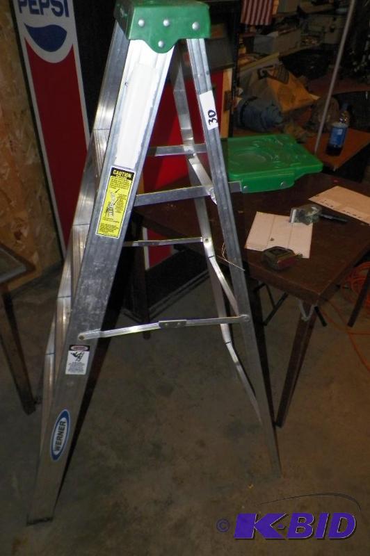 lot 30 image: Werner Aluminum 5 Ladder