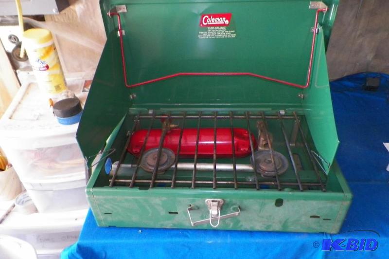 lot 52 image: Coleman 413F Camp Stove