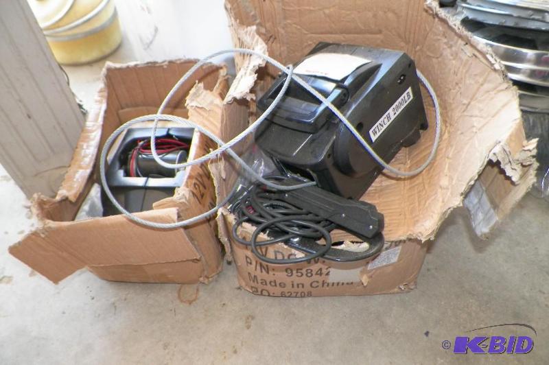 lot 63 image: Three 2000lbs. Wenches For Parts