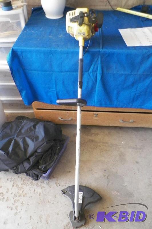 lot 72 image: John Deere 21C Weed Whip Has Compression