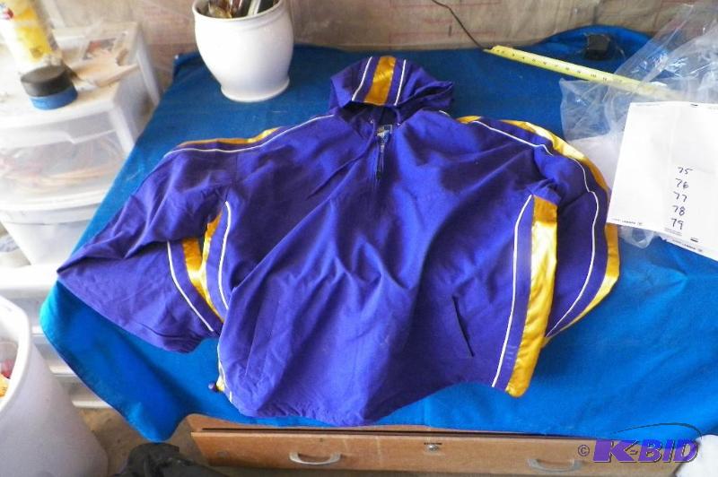 lot 74 image: 19 New Purple & Gold Mens Small Quarter Zip Jackets
