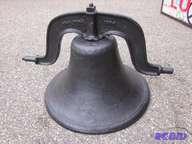 lot 116 image: Large antique No. 4 cast iron school bell mar...
