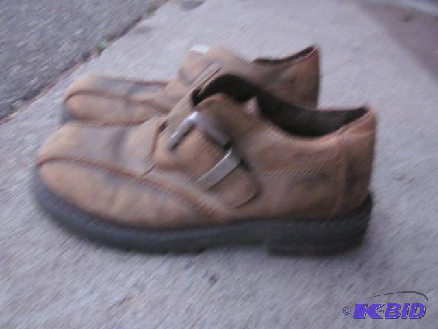 lot 148 image: Pair of mens size 9 European BED STU brownt...